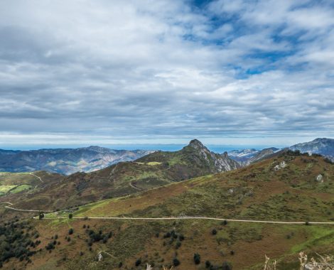 186_Asturia, Asturien, Avin, Drei Monate, Los Lagos, Mountainbike, Mountains, Picos de Europa, Spain, Spanien, Specialized, Specialized Turbo Levo FSR, threemonthsagypsy